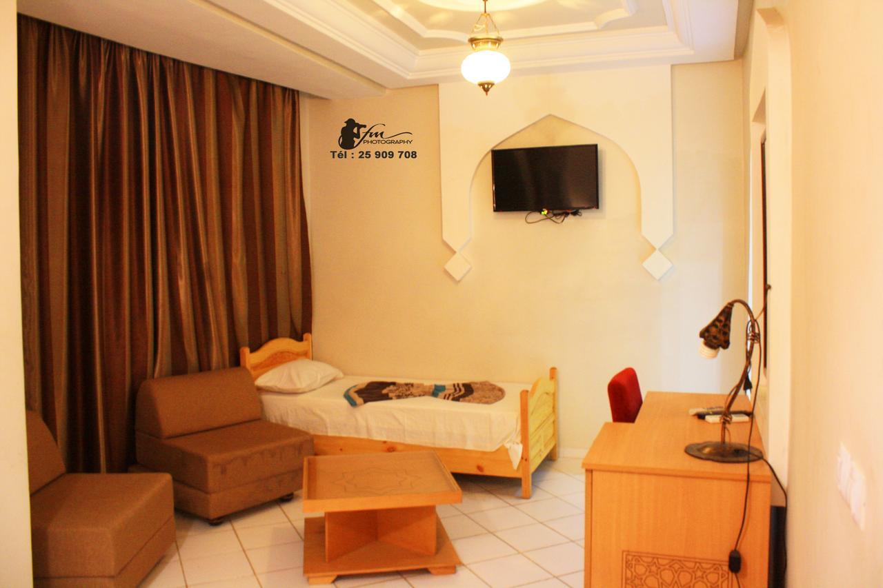 Hotel Saheb Ettabaa チュニス エクステリア 写真